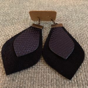 *LAVISH LEATHERS* TEARDROP CUT EARRINGS*BUNDLE*